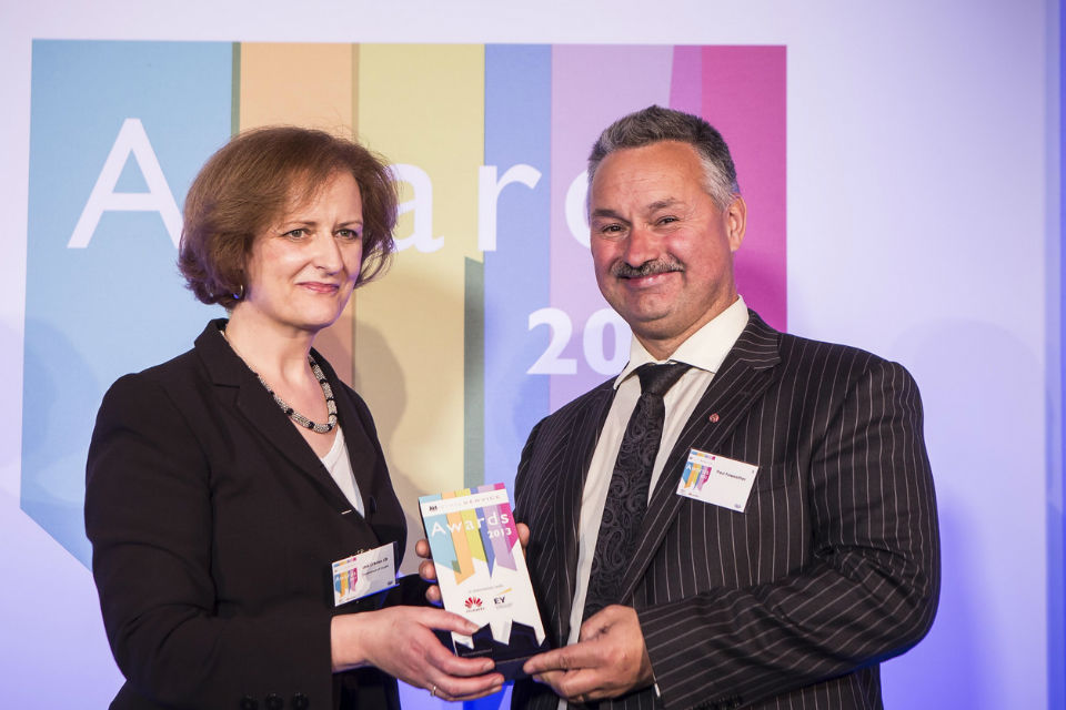 Una O’Brien presenting the Leadership award to Paul Foweather, Governor of Full Sutton Prison at the 2013 Civil Service Awards