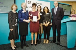 Lin Homer and Simon Fraser with the Disability Confident Campaign Team - winners of the Excellence in Service or Business Delivery Award at the Civil Service Awards