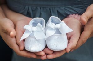 Image of empty baby shoes to reflect baby loss